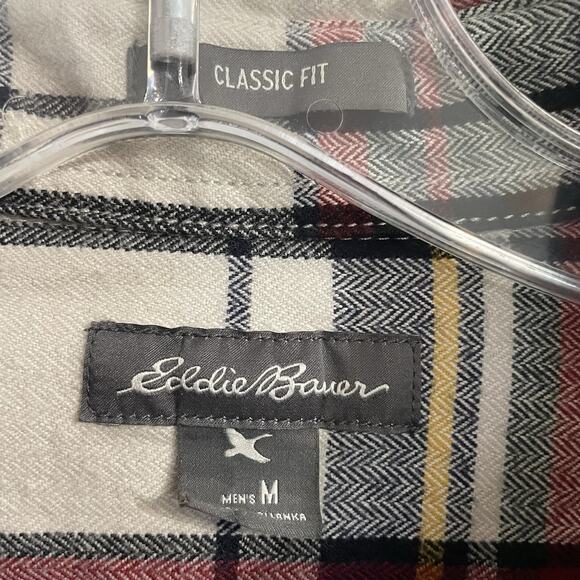Eddie Bauer Shirt Men Medium Red Plaid Long Sleeve Pockets Button Down Classic - Picture 6 of 8